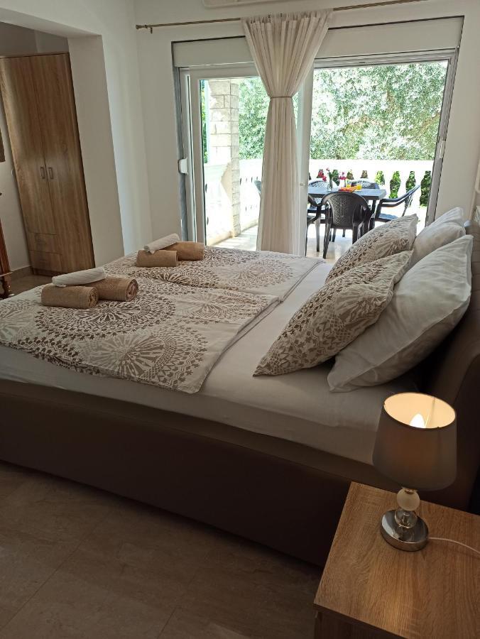 Villa Rea Малинска Екстериор снимка
