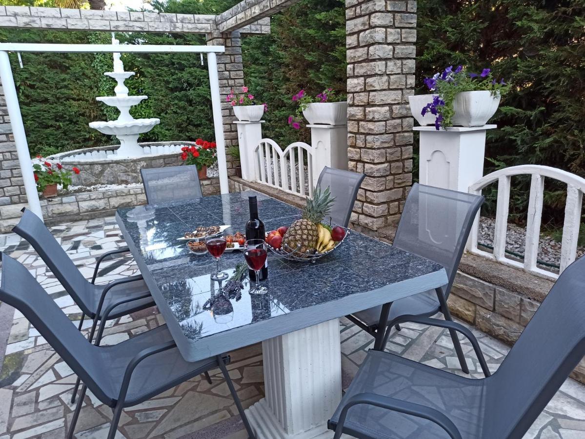 Villa Rea Малинска Екстериор снимка