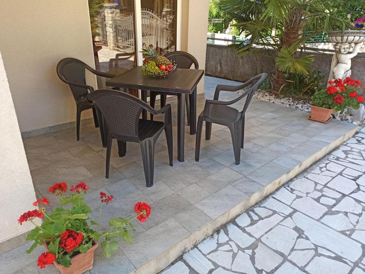 Villa Rea Малинска Екстериор снимка