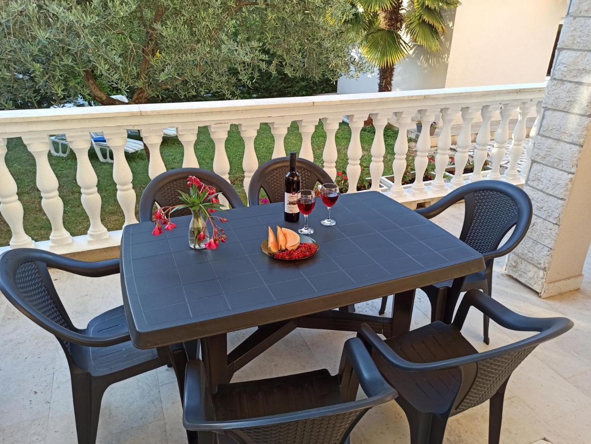 Villa Rea Малинска Екстериор снимка