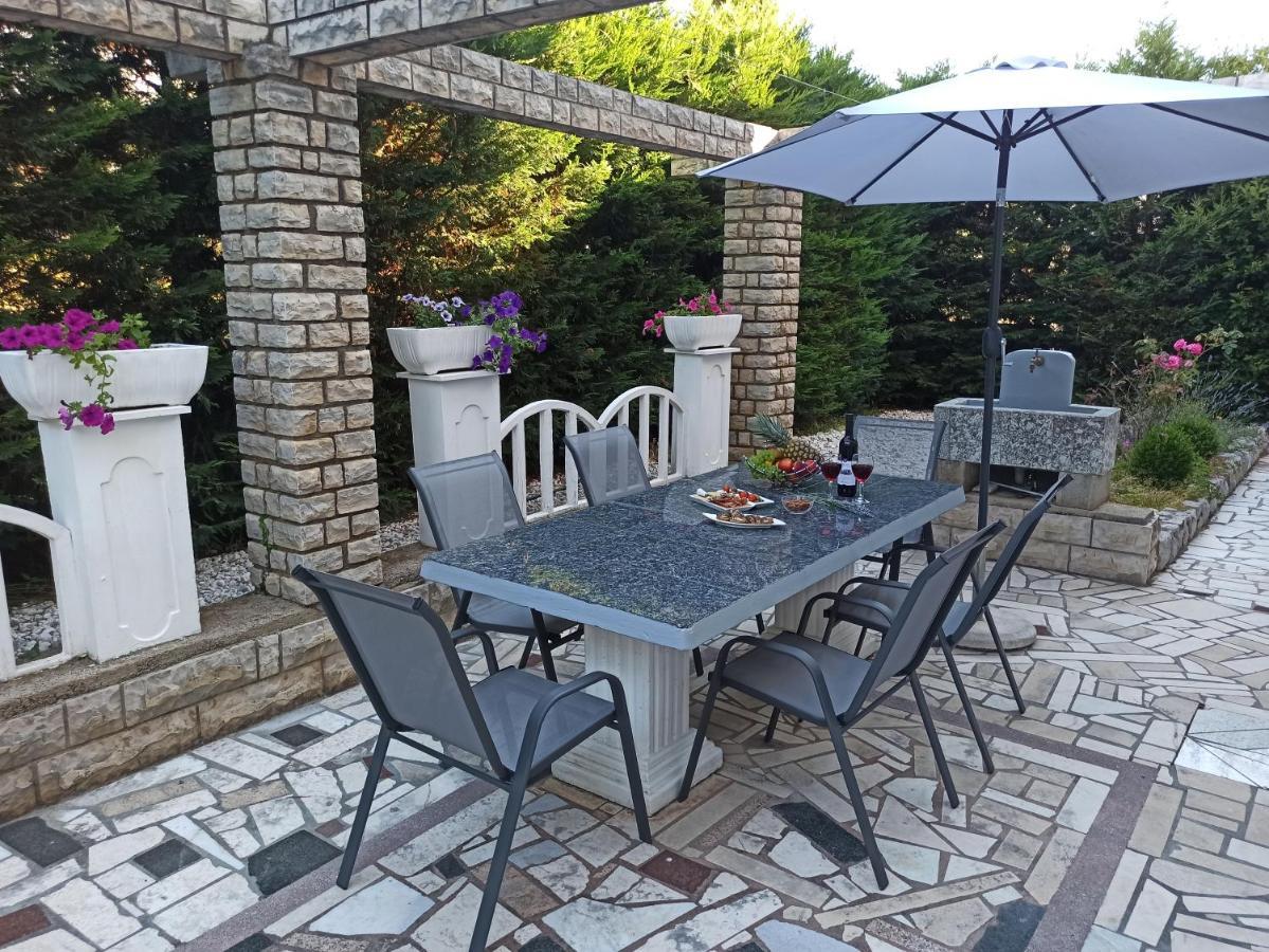 Villa Rea Малинска Екстериор снимка