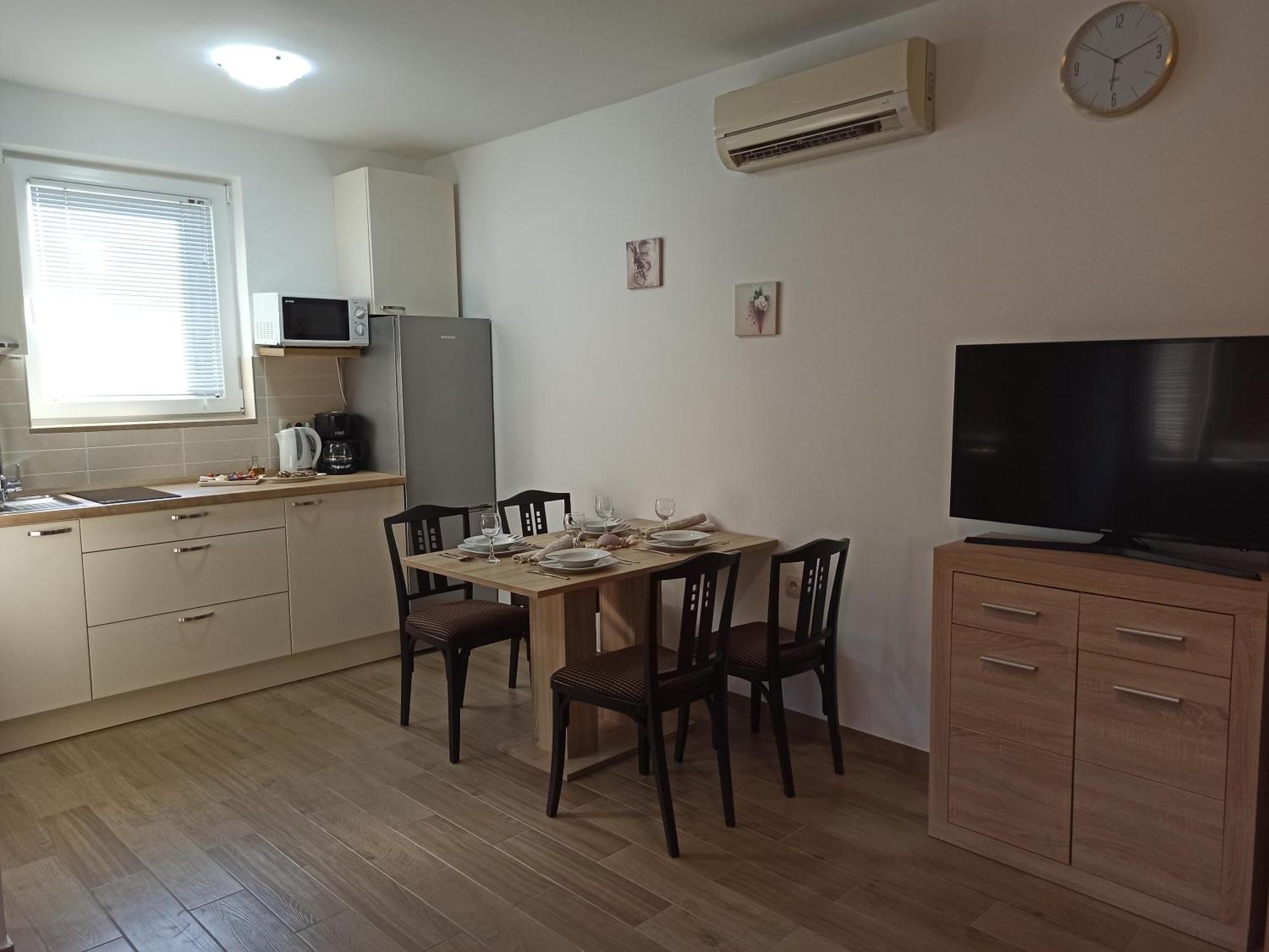 Villa Rea Малинска Екстериор снимка