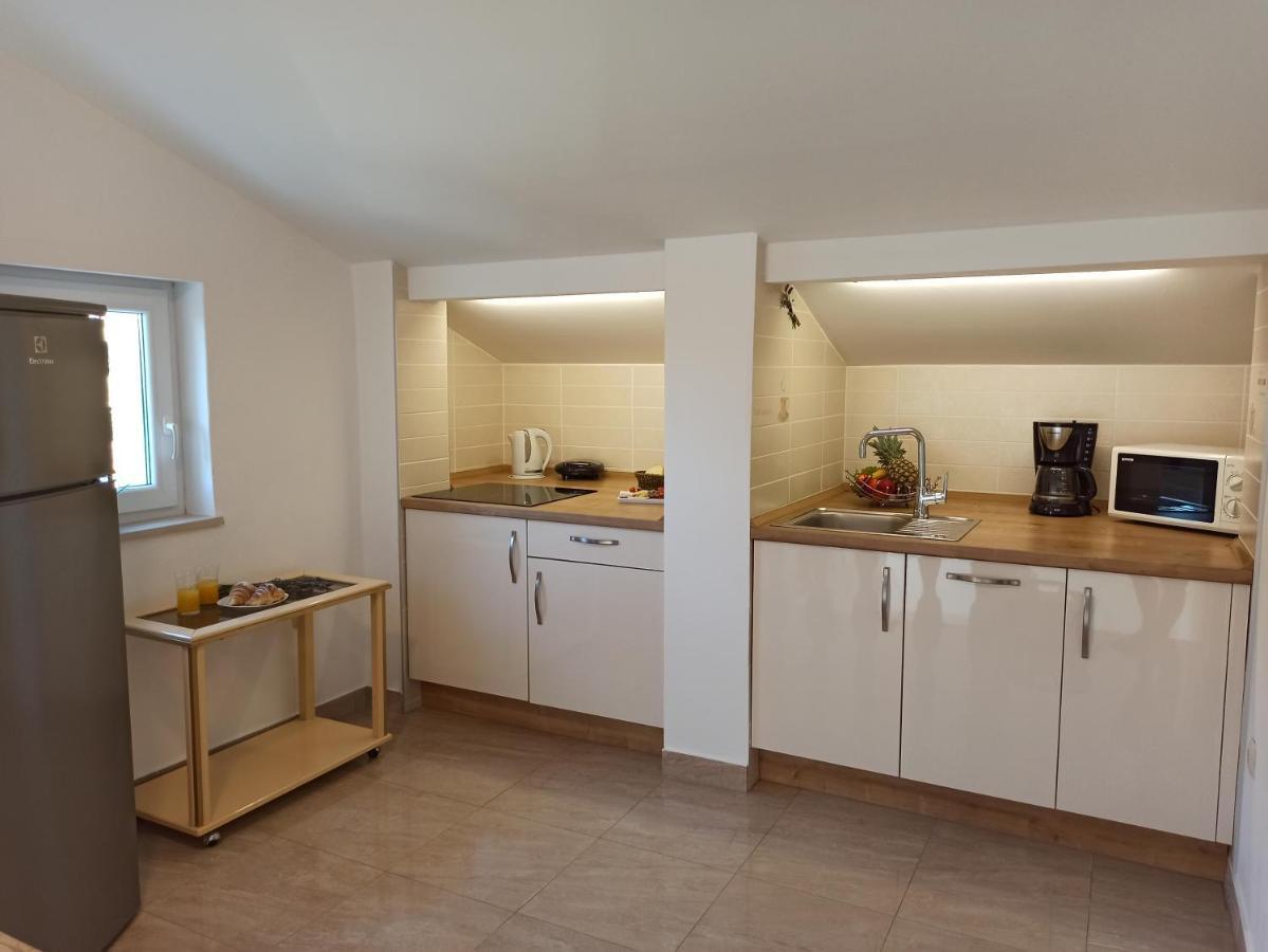 Villa Rea Малинска Екстериор снимка