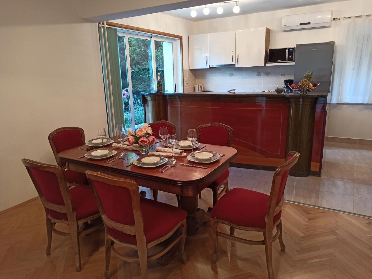 Villa Rea Малинска Екстериор снимка