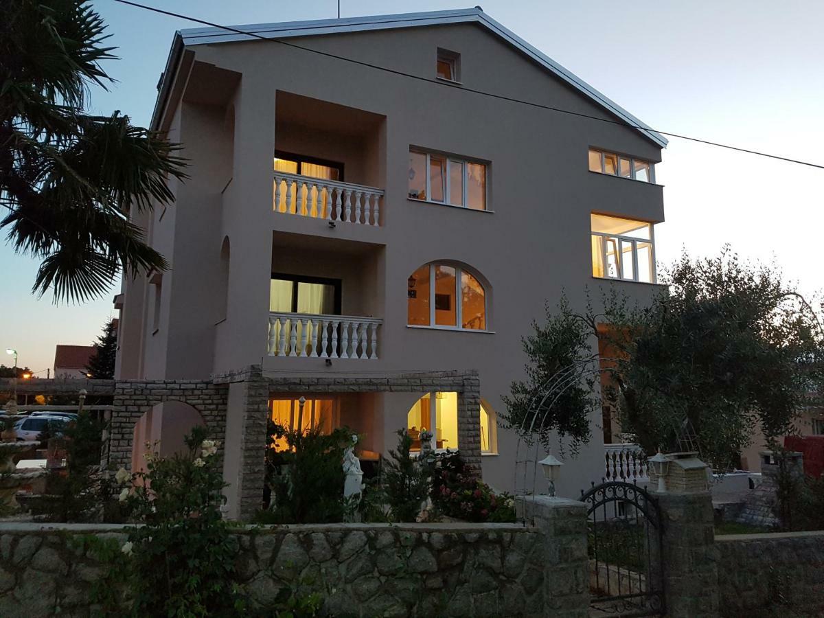 Villa Rea Малинска Екстериор снимка