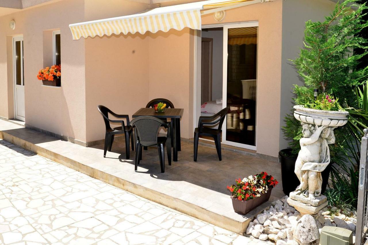 Villa Rea Малинска Екстериор снимка